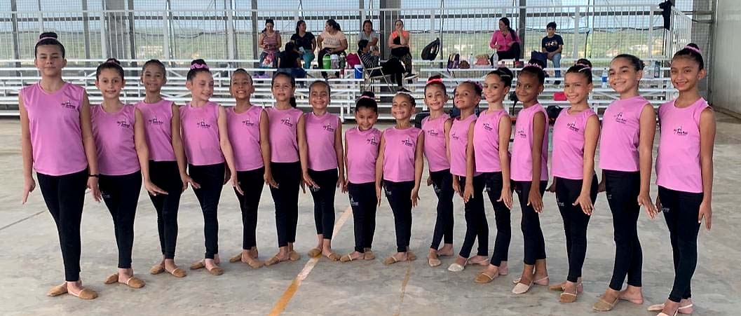 18 niñas del Club Amarilis Montiel