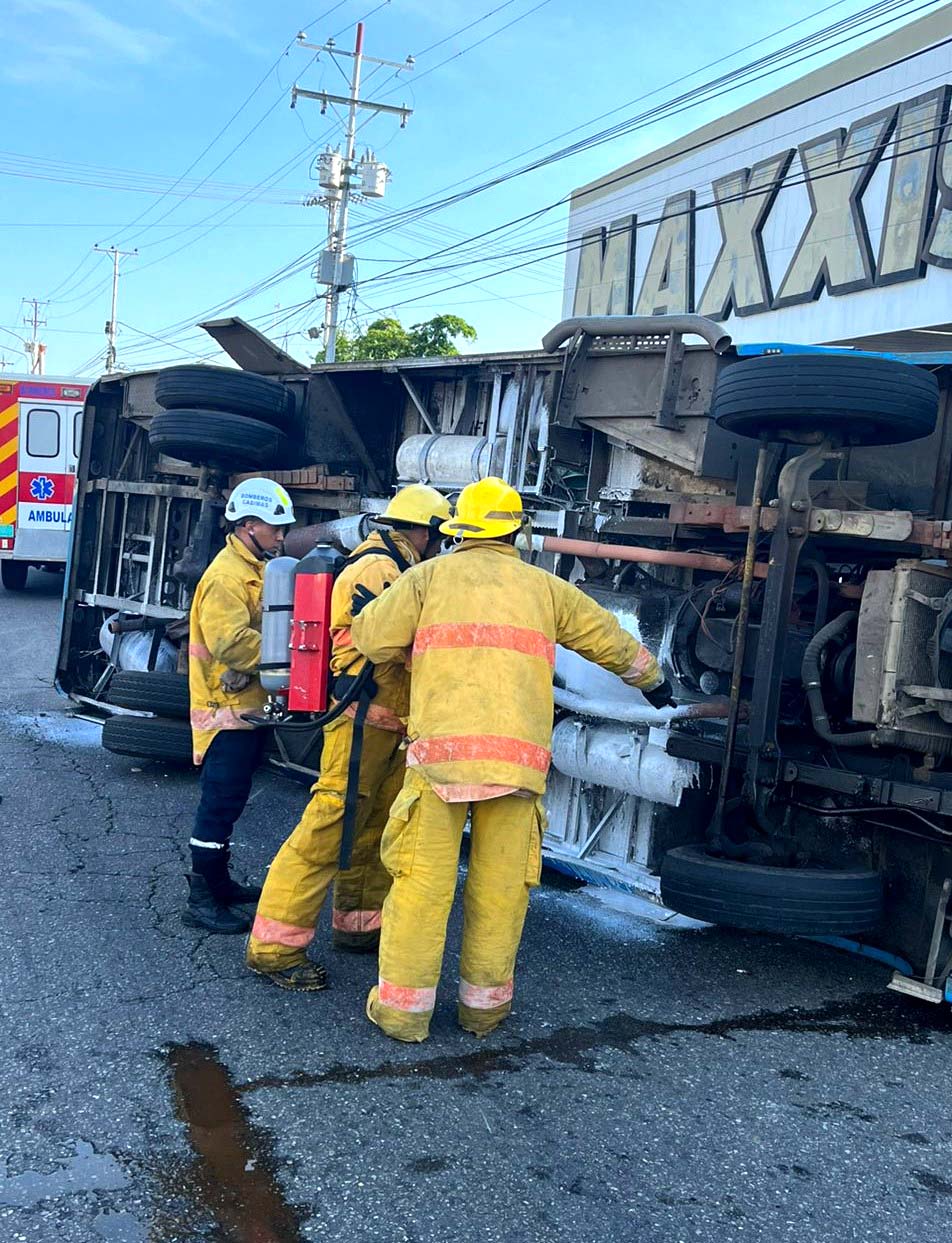 4 Lesionados en accidente vial en la Avenida Intercomunal de Cabimas