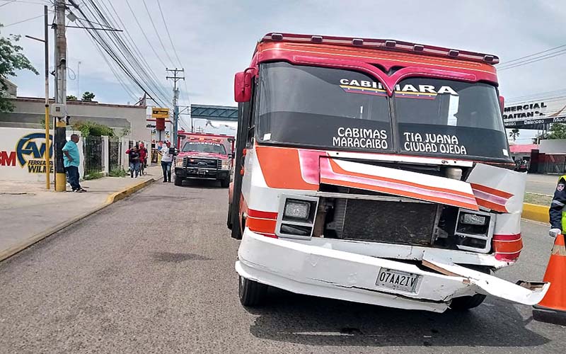4 Lesionados en accidente vial en la Avenida Intercomunal de Cabimas
