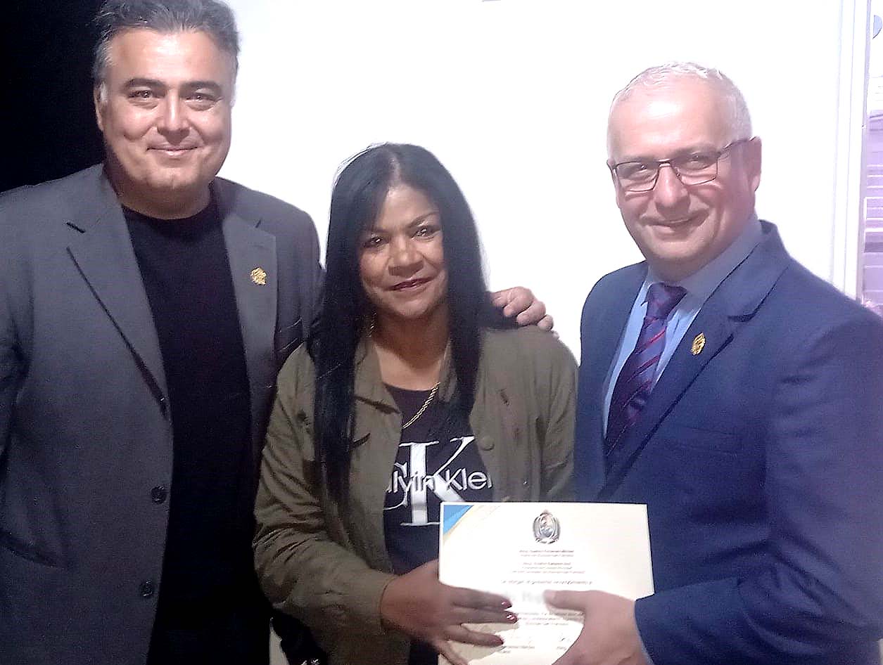 Areli Ramos recibió reconocimiento por parte del alcalde Gustavo Fernández