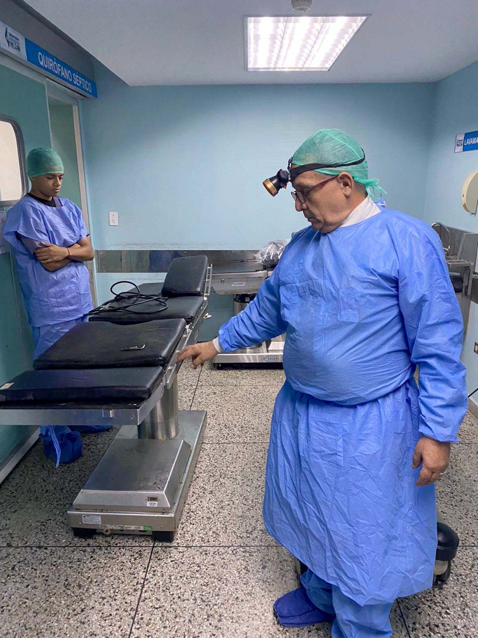 Caicoc entrega implementos al Hospital de Cabimas