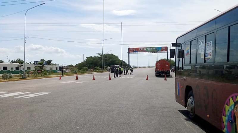 Circulación de vehículos en el puente de Maracaibo