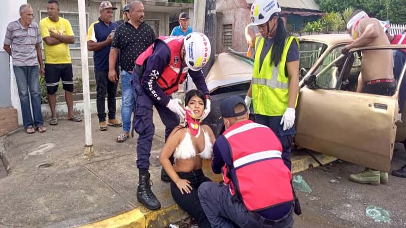 Colisión de vehículo dejó tres heridos 