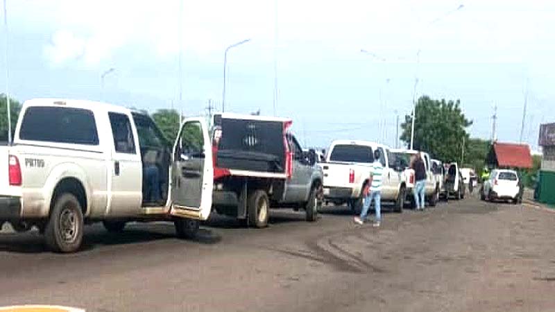 Conductores exigen reabrir paso por el Puente sobre el Lago