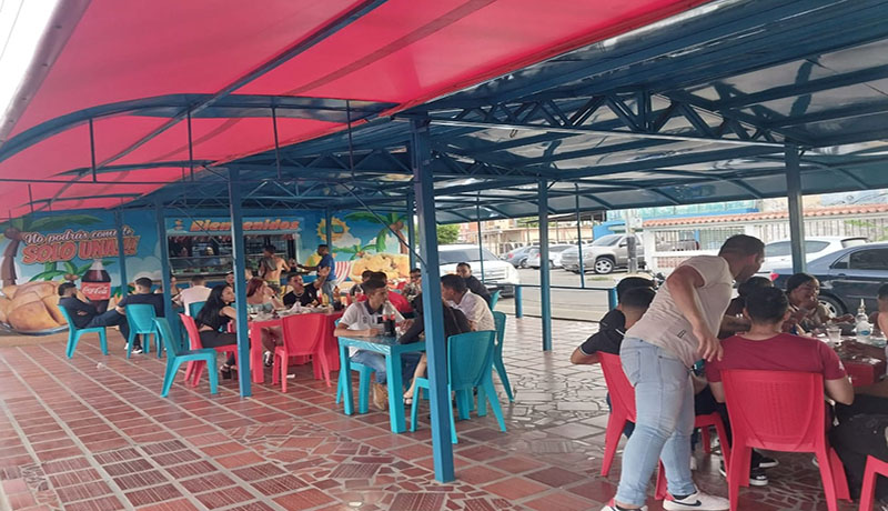Empanadas Tropical de Ciudad Ojeda inauguró feria de comida y apuesta a nuevas oportunidades
