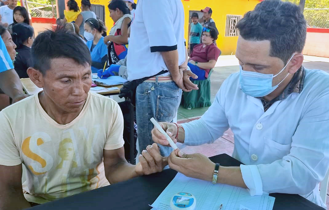 Jornada médica atiende 416 familias indígenas de Semprúm 