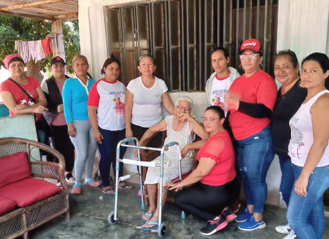 Más de 1400 Ayudas Sociales Jorge Nava 