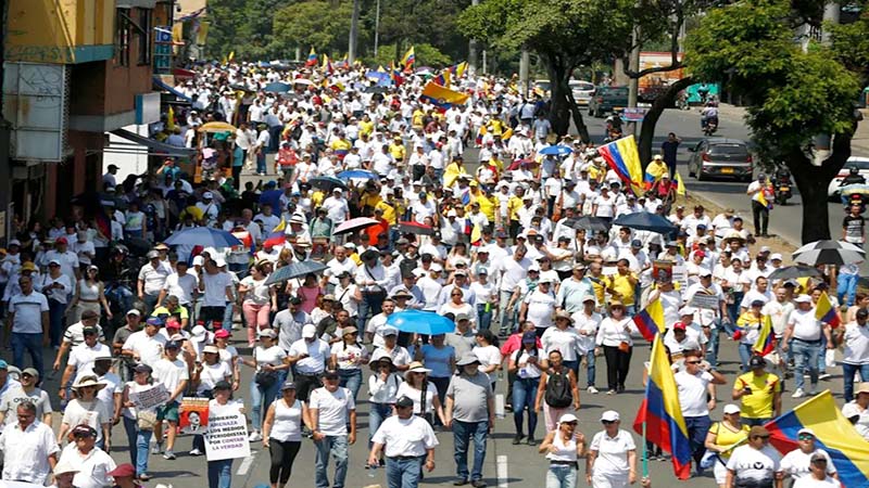 Oposición colombiana protesta contra el Gobierno de Petro y sus reformas