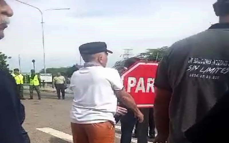 Pacientes oncológicos de la COL varados en el Puente 