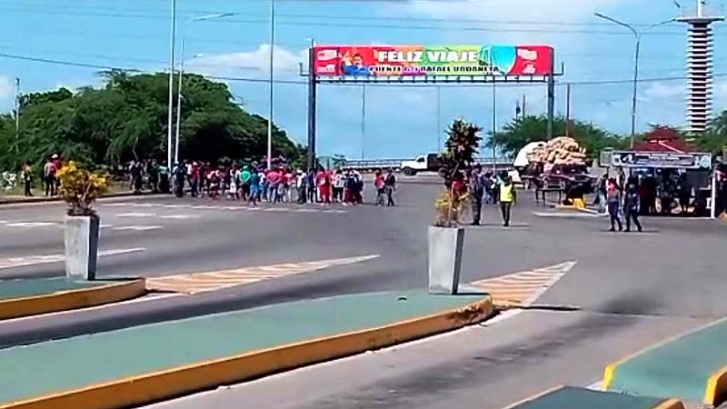 Viceminista para los Pueblos Indígenas dialogando con los Yukpas