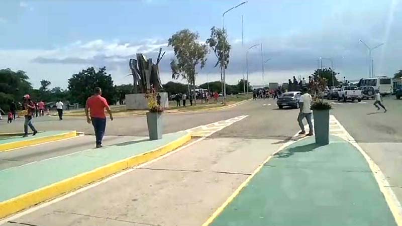 Yukpas mantienen cierre del puente