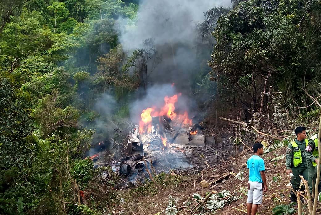 Un muerto al caer avión de las FANB