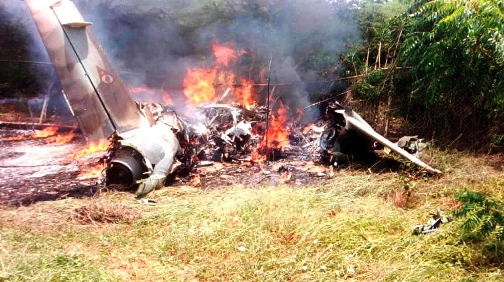 Un muerto al caer avión de las FANB