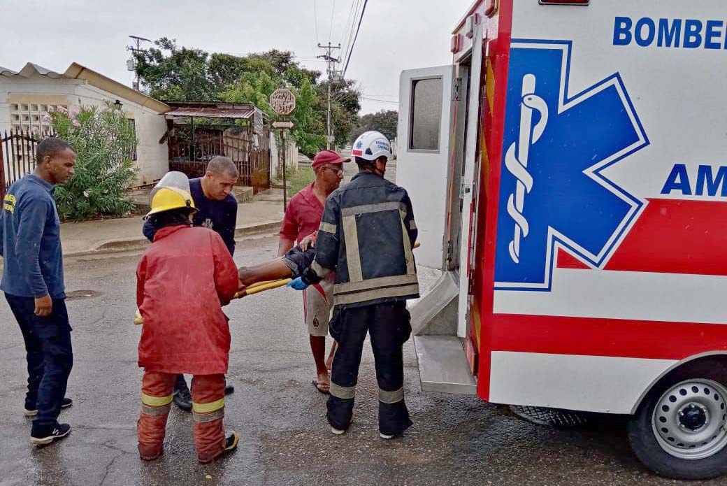 Bomberos de Cabimas adolescente