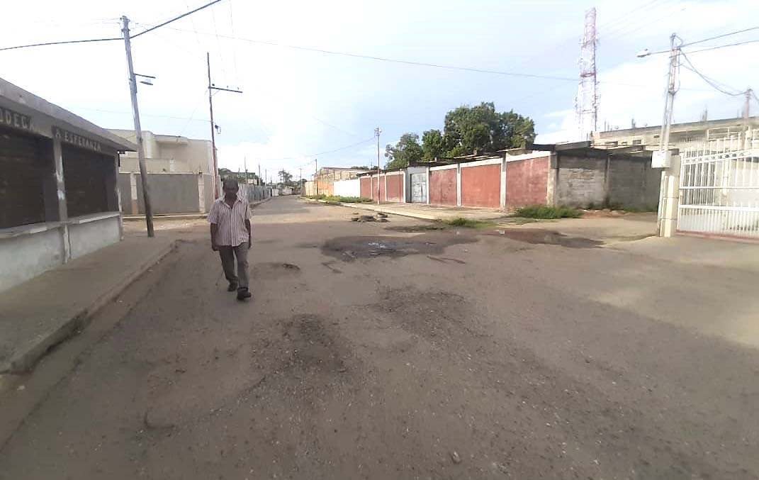 Familias de la calle Los Pinos en Cabimas 