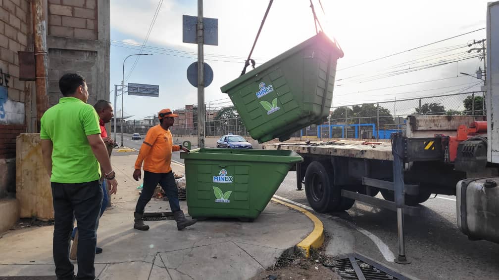 Envían al Zulia equipos recolección de desechos sólidos