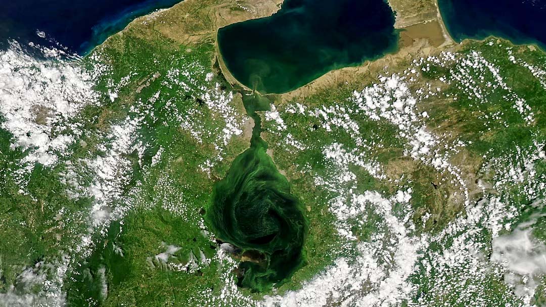 Gobierno nacional y pescadores iniciarán saneamiento del Lago de Maracaibo
