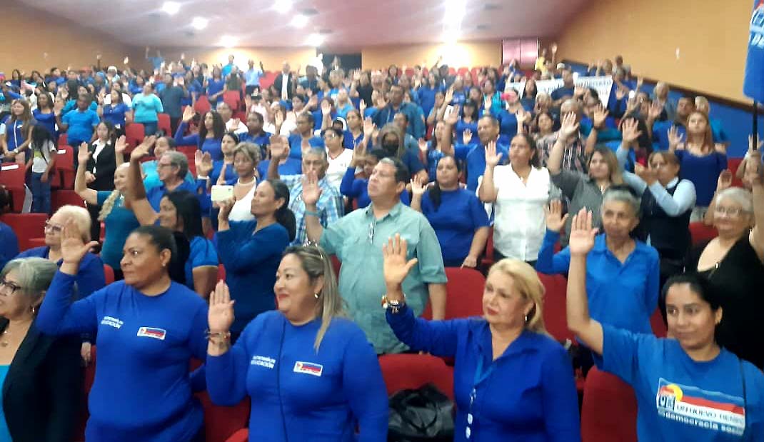 Juramentan estructuras de educación de UNT en Cabimas