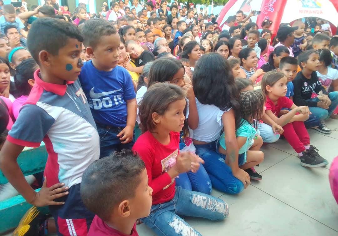 Miranda agasajó a los Niños en su Día