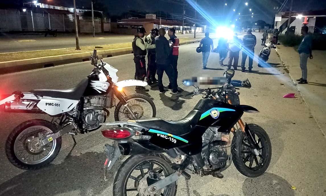 Muere efectivo de la GNB al chocar su moto 