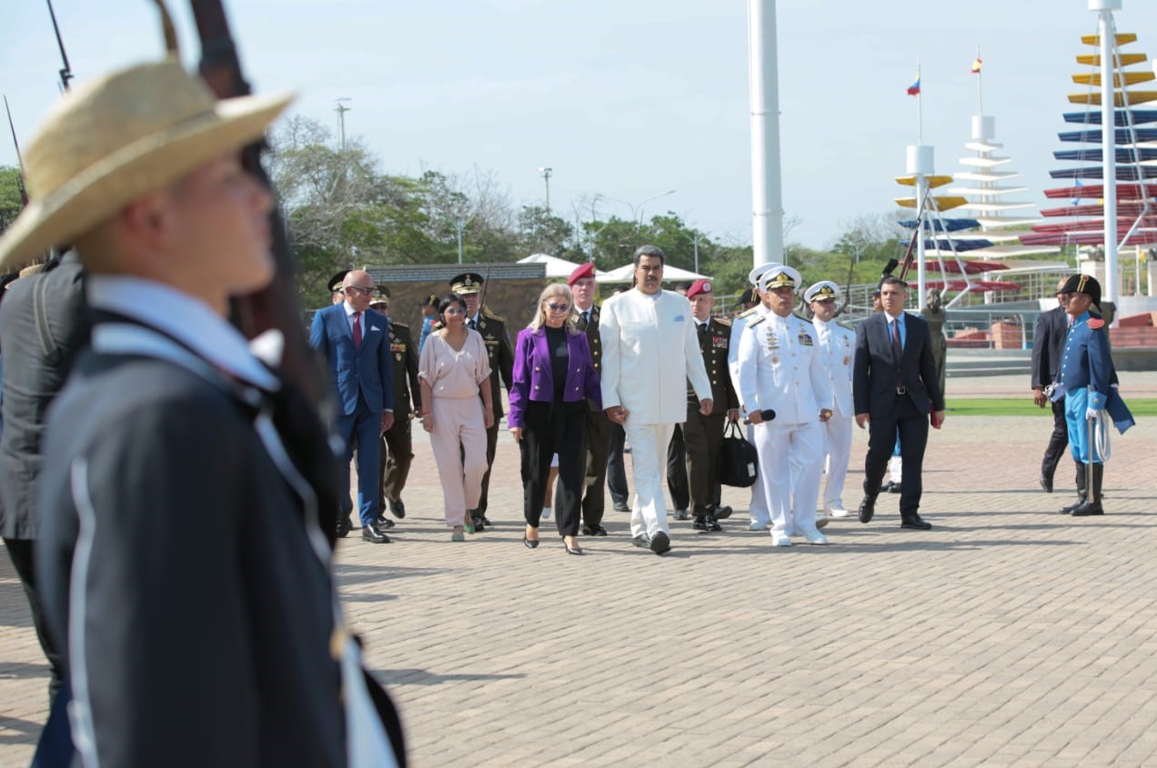 En el marco del acto con motivo del Bicentenario de la Batalla Naval del Lago de Maracaibo, realizado en el estado Zulia, el presidente Nicolás Maduro destacó que “en nuestras manos jamás se perderá la Patria”.