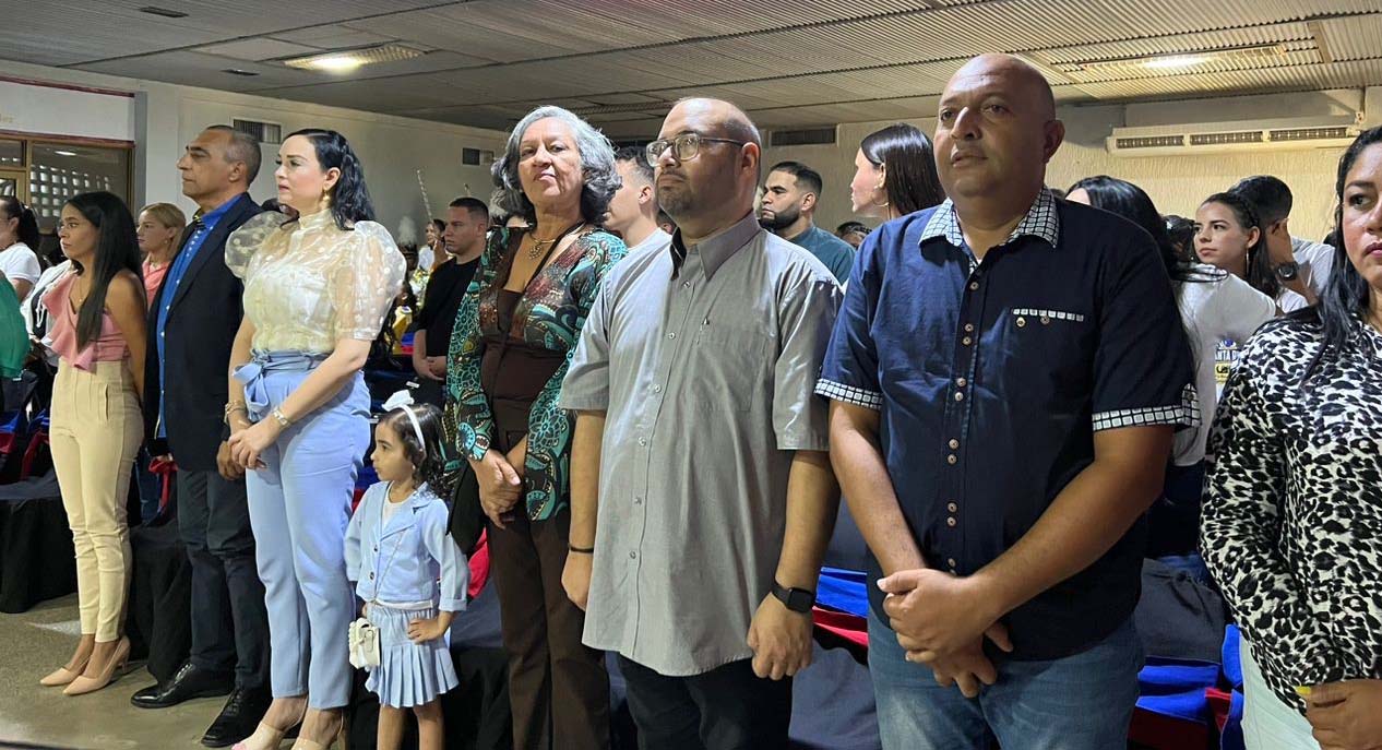 En un ambiente armónico y lleno de alegría el Alcalde Alenis Guerrero y los ediles del Concejo Municipal de Santa Rita rindieron homenaje en una sesión solemne este viernes 14 de julio a la Fundación Municipal Banda Escuela Santa Rita por sus 24 años de aniversario.