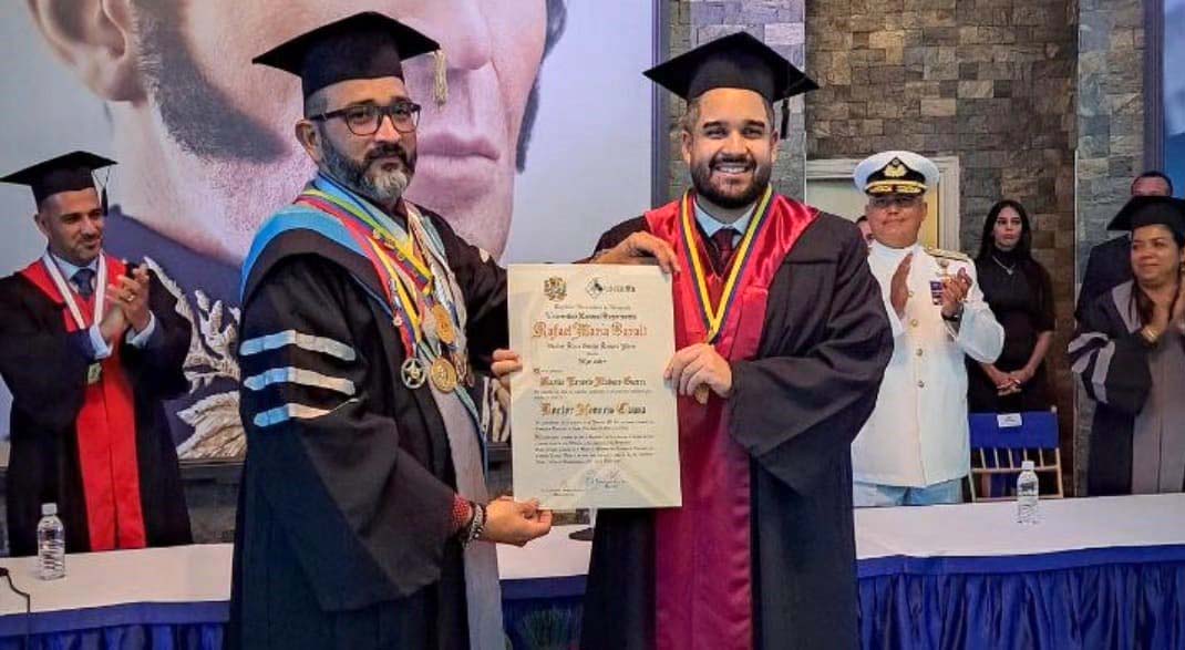 Unermb confirió Honoris Causa a Nicolás Maduro