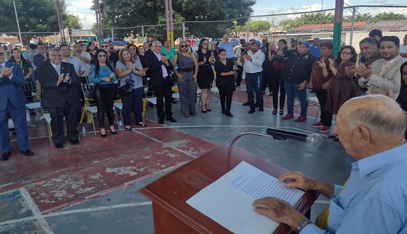 Valmore Rodriguez celebró 34 años de autnomia 