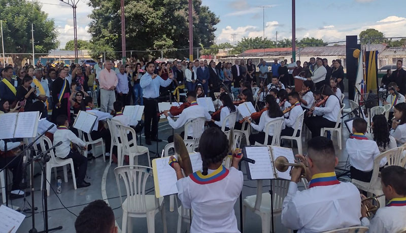 Valmore Rodriguez celebró 34 años de autnomia