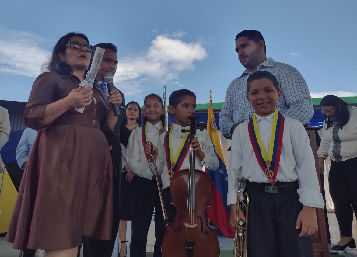 Valmore Rodriguez celebró 34 años de autnomia