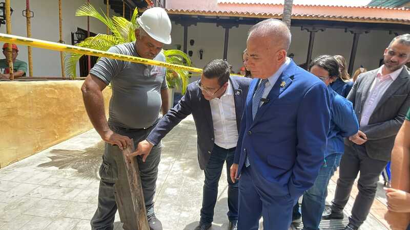 Rosales: "Estamos en observación permanente de lo que ocurre en el Lago por la presencia del verdín"