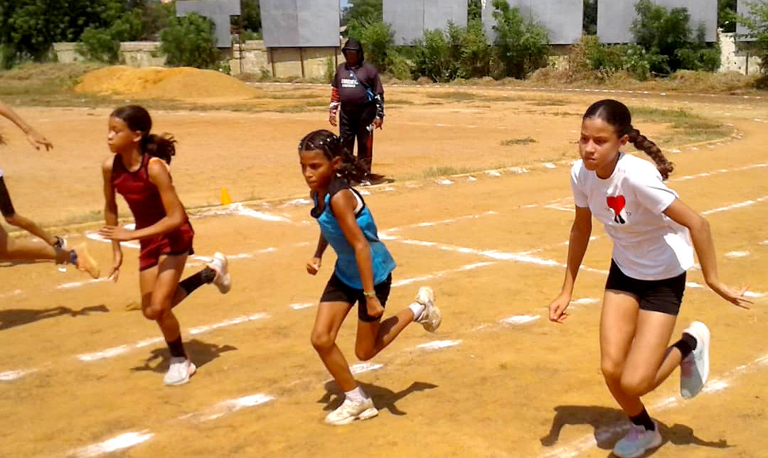 60 atletas cabimemses participaron en el Festival Municipal de Atletismo