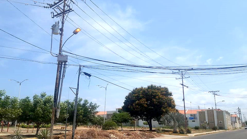 Cabimenses se debaten entre olas de calor y cortes eléctricos