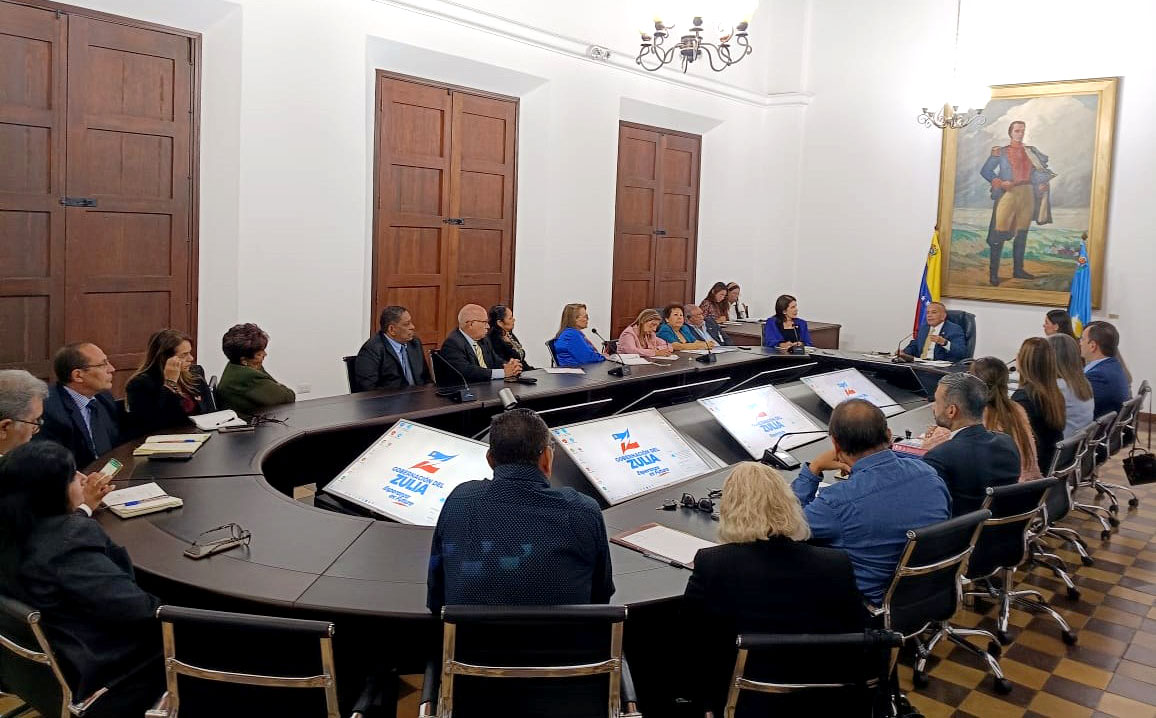Gobernación y autoridades de LUZ