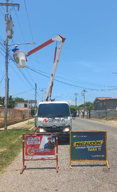 Inician alumbrado en la avenida Andrés Bello