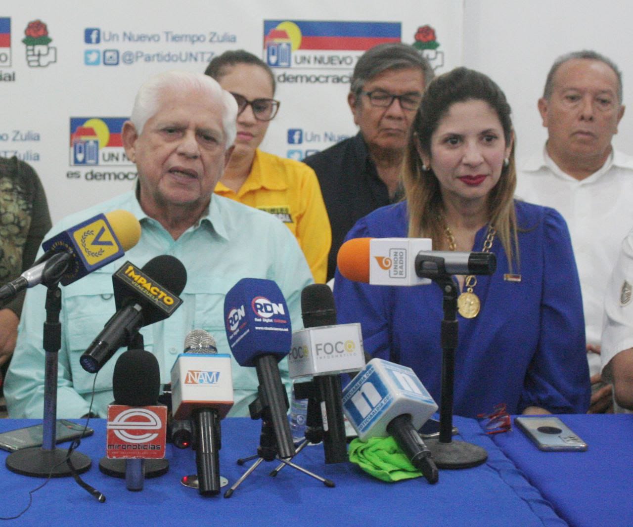El Secretario General de la Plataforma Unitaria Democrática (PUD), Omar Barboza, en su visita al estado Zulia, sostuvo un encuentro con los miembros de la Comisión Regional de Primaria y los integrantes de la PUD en la entidad, en el cual aseguró que el éxito del evento del 22 de octubre, en el que se definirá la figura unitaria de cara al proceso electoral presidencial del 2024, dependerá de la confianza y esfuerzo de todos los factores políticos.