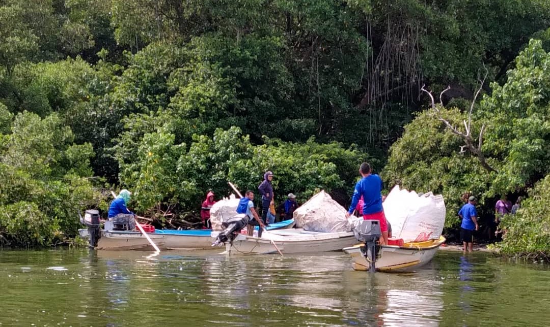 Programa Pesca tu Plástico activo en el Día Mundial de las Playas