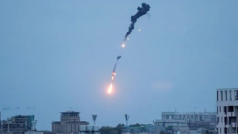 Los sistemas de defensa aérea de la provincia de Bélgorod frustraron, la madrugada de este lunes, un nuevo intento de ataque con dos drones ucranianos, informó el Ministerio de Defensa de Rusia.