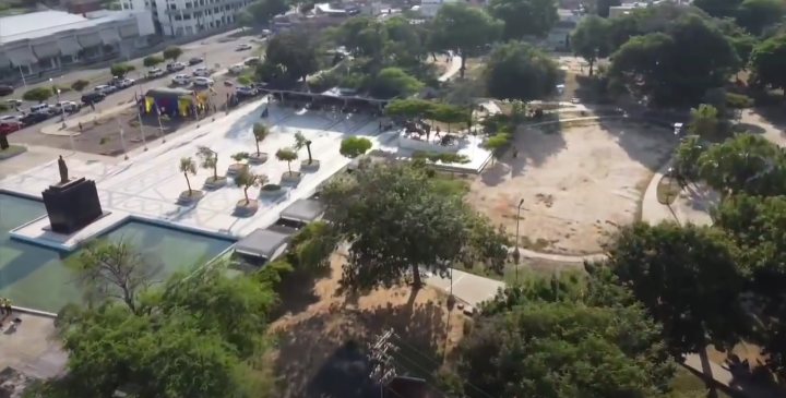 El ministerio Néstor Reverol informó, desde el zulia, la rehabilitación de la plaza y el liceo G/J Rafael Urdaneta de Maracaibo.