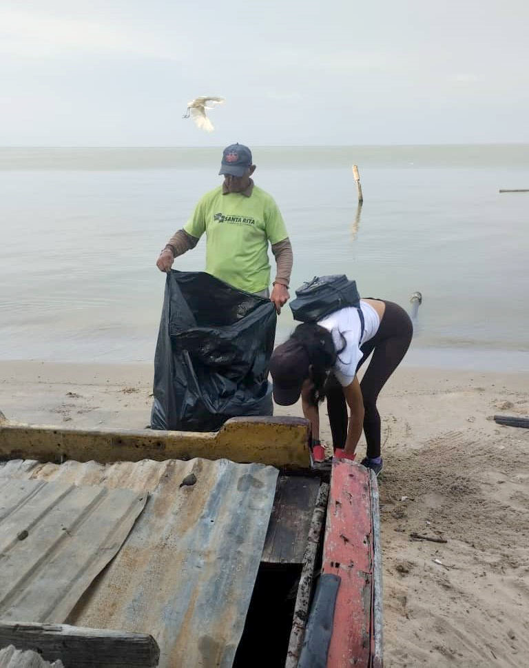 Tres jornadas de saneamiento al Lago de Maracaibo realizó Santa Rita