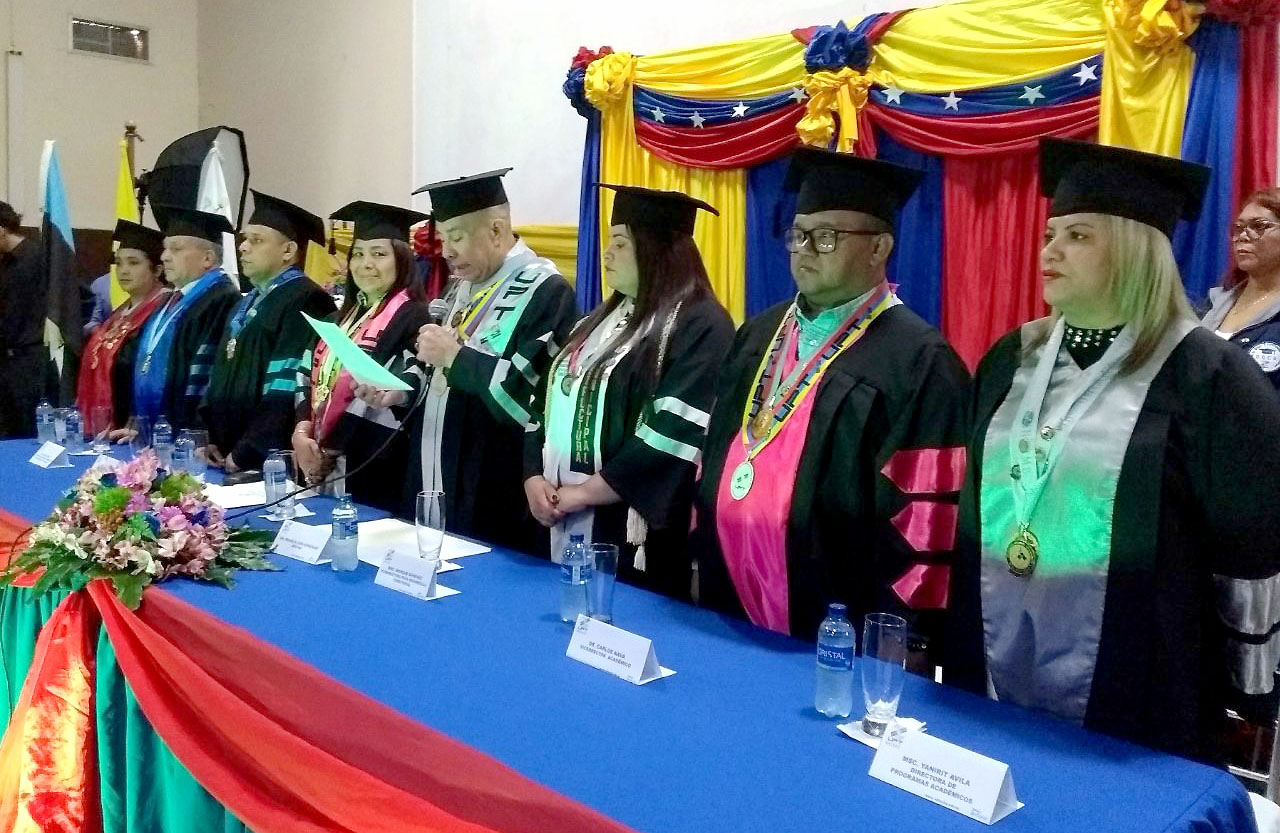 UPTZ graduó a 323 nuevos profesionales en acto solemne