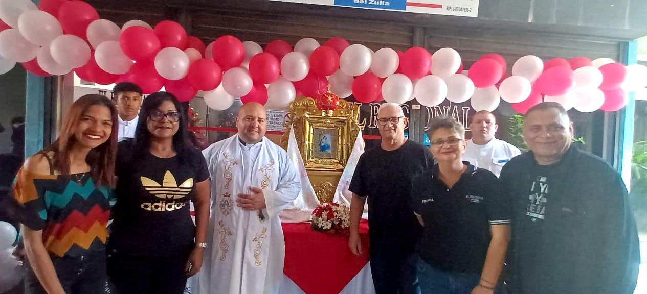 Virgen del Rosario llenó de bendiciones El Regional del Zulia 