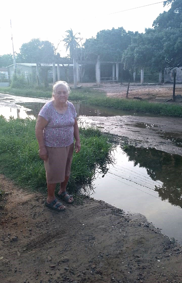 Bote de aguas blancas y servidas