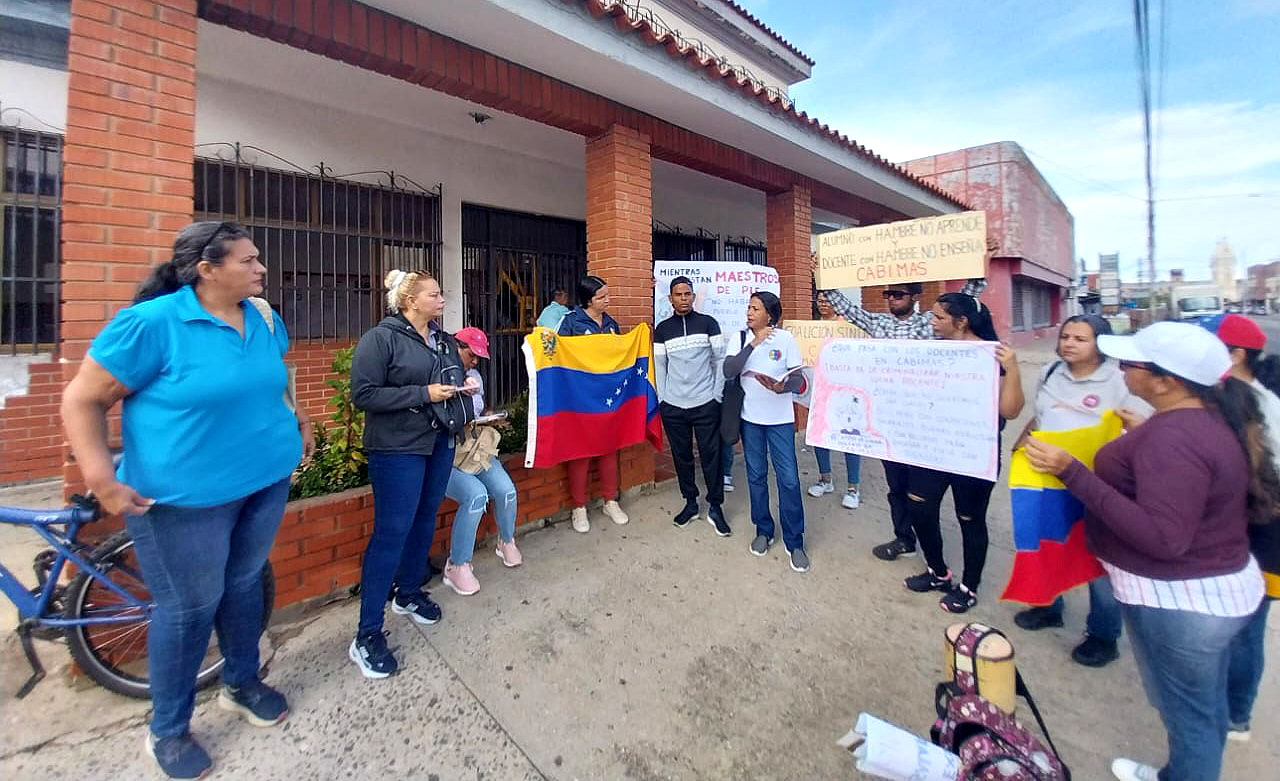Educadores protestan en Cabimas 