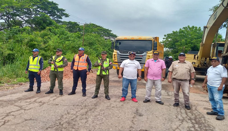 El Ministerio de Transporte inició los trabajos de reparación de la vía San Pedro-Lagunillas a la altura del sector Machango del municipio Baralt.