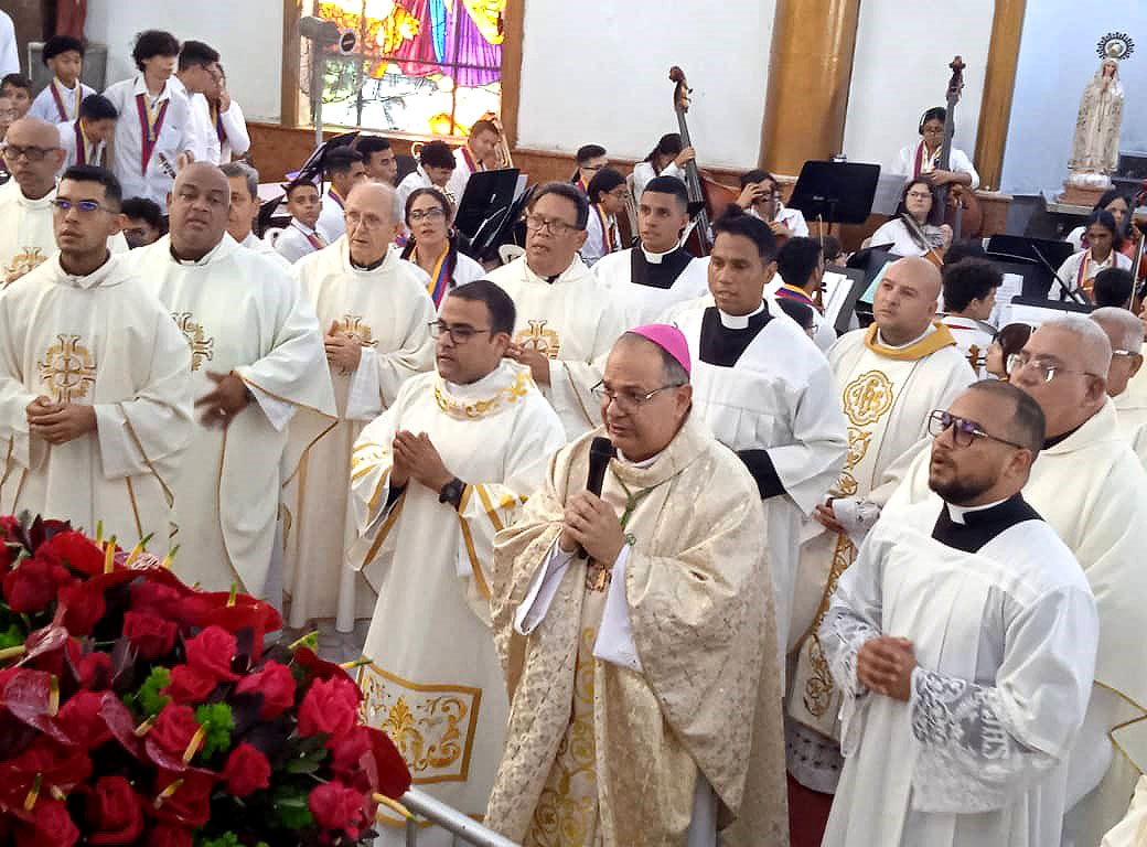 Monseñor Ángel Caraballo virgen del Rosario