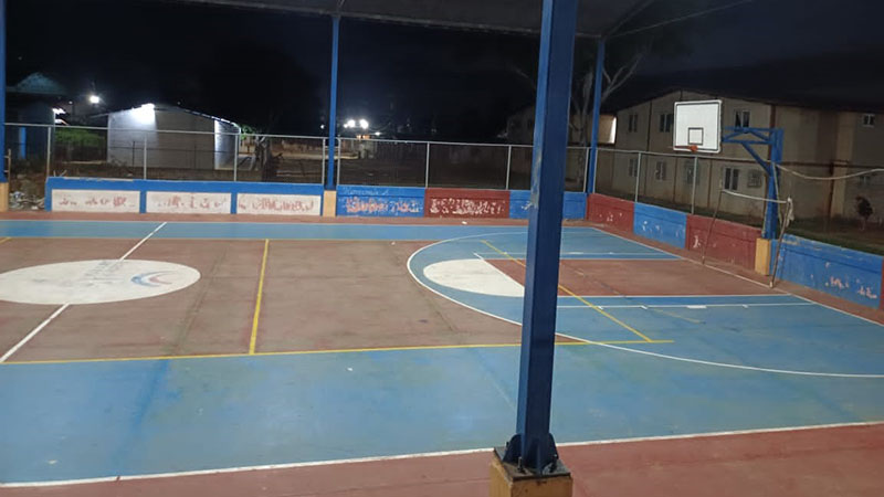 Reacondicionan cancha de la Urb San Benito en Santa Rita