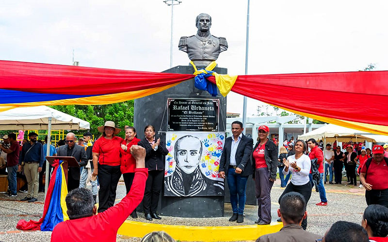Simbólico homenaje al General Rafael Urdaneta 