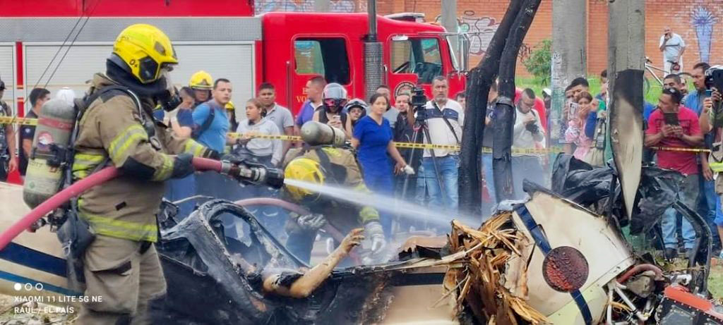 Tragedia en Cali Avioneta se estrella en pleno centro de la ciudad