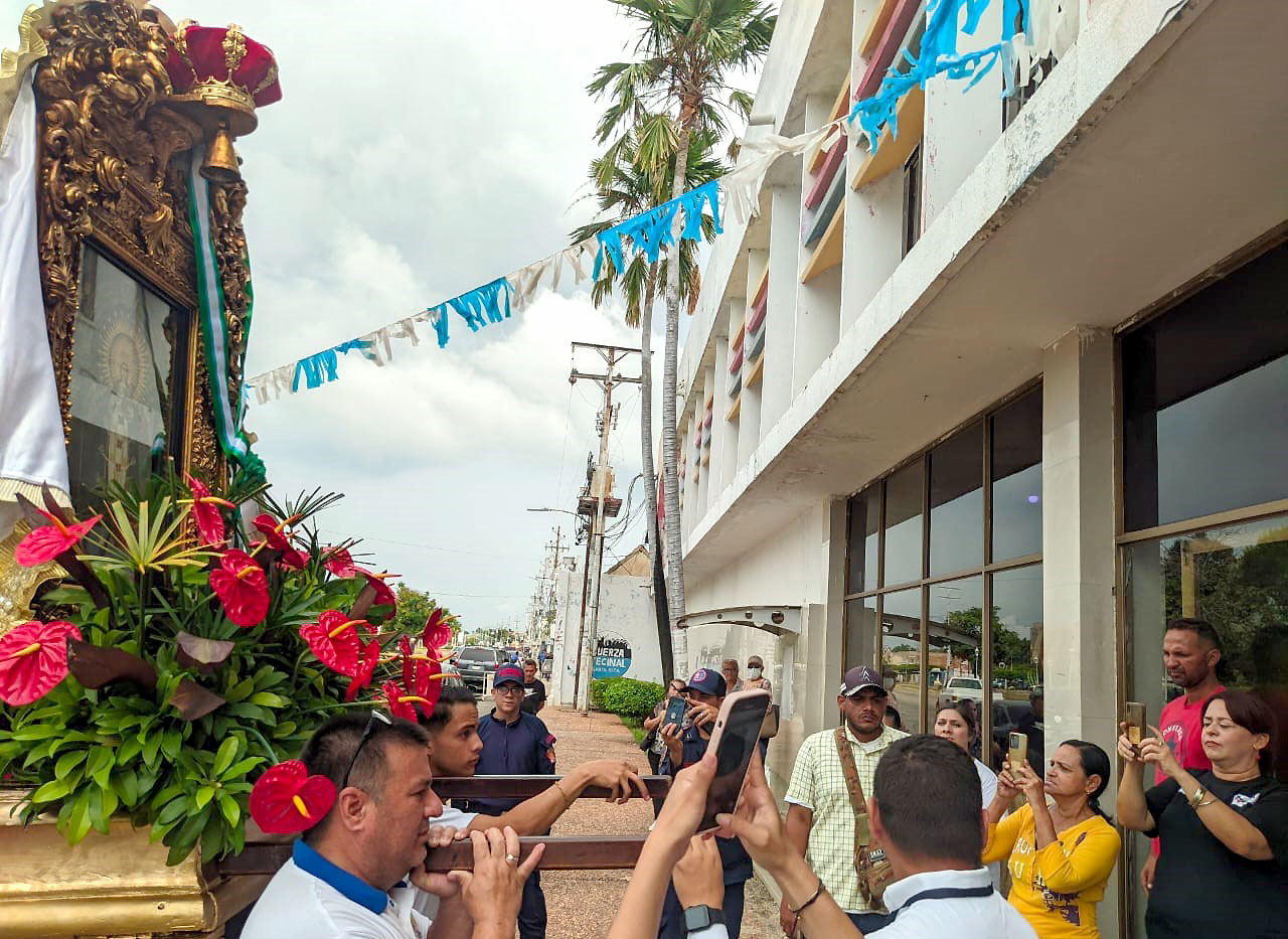 Virgen del Rosario de Aránzazu visitó Alcaldía de Santa Rita